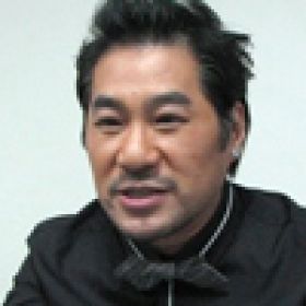 文章?lián)稳缓戏驶顒?dòng)嘉賓