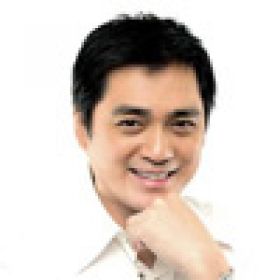 湯鎮(zhèn)宗出席廈門藝施美業(yè)答謝晚會(huì)